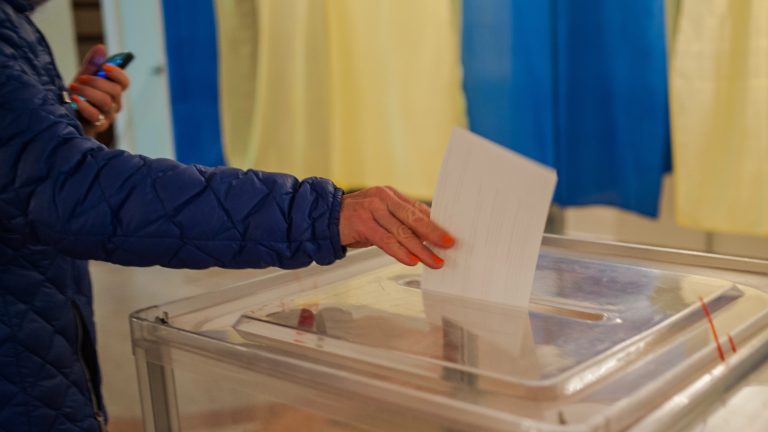 “Let Him Hold Elections Between Ballistic Missiles”: Presidential Office Responds to Fedorov’s Call for Wartime Elections